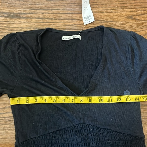 Abercrombie & Fitch short sleeve angel sleeve smock bottom top Black Size S New - Picture 9 of 9
